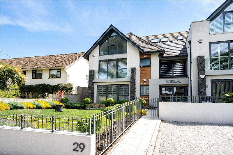 Wharncliffe Road, Highcliffe, Christchurch, Dorset, BH23