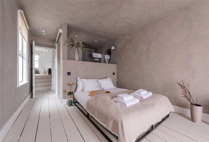 Kilburn Lane, London, W10