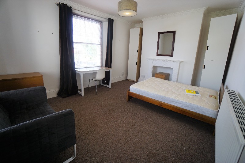 Cheltenham Road, Bristol, BS6