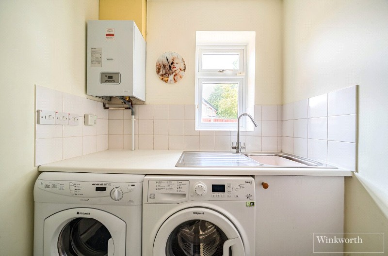 Heywood Drive, Bagshot, Surrey, GU19