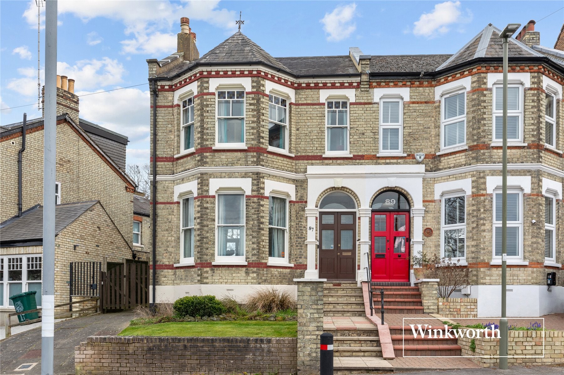 4 bedroom property for sale in Potters Road, New EN5 (Ref