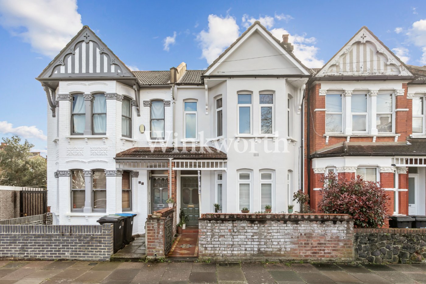 1 bedroom property for sale in Lightcliffe Road, London, N13 (Ref