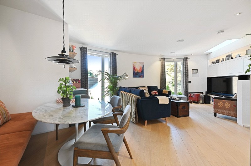 Lycett Place, Shepherds Bush, London, W12