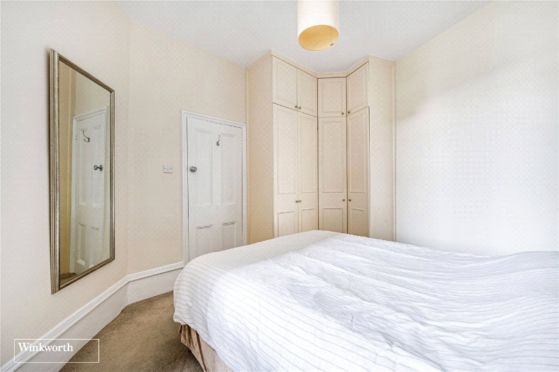 Sutton Lane North, London, W4