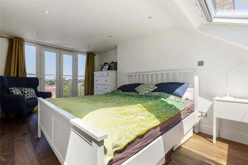 Annsworthy Crescent, London, SE25