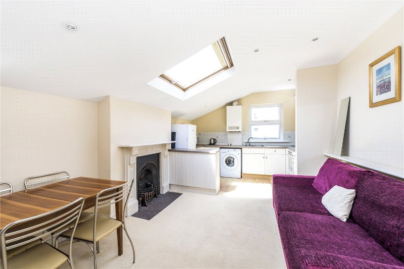 Kingscourt Road, London, SW16