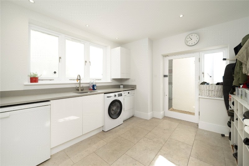Holmbush Road, London, SW15