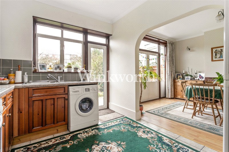 Belmont Avenue, London, N13