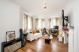 Webb Close, London, W10