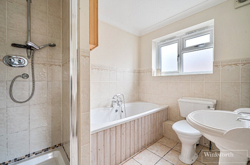 Weston Grove, Bagshot, Surrey, GU19