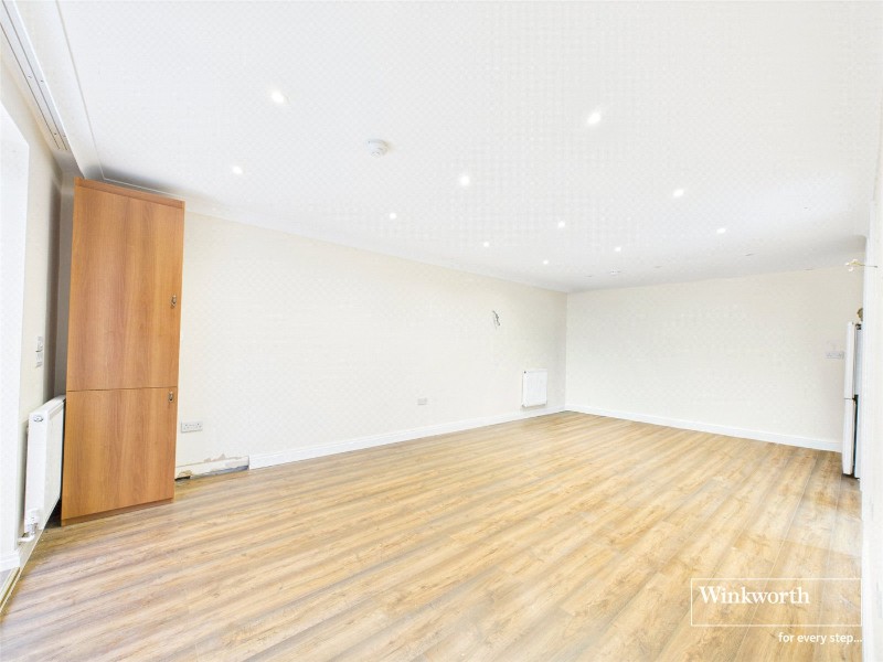 Sturgess Avenue, London, NW4