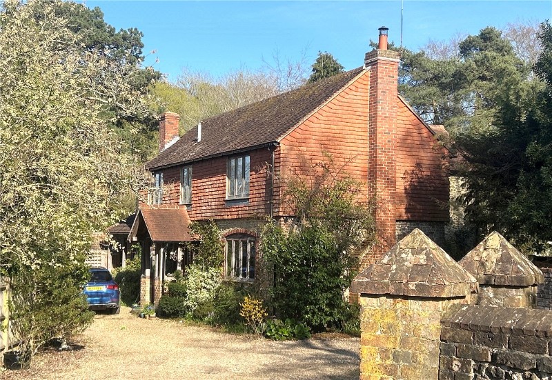 Farnham Road, Liss, Hampshire, GU33