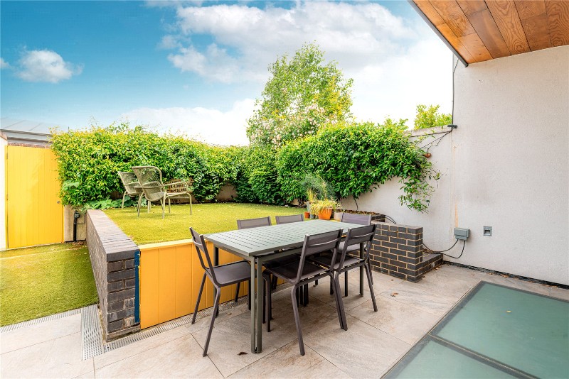 Pangbourne Avenue, London, W10