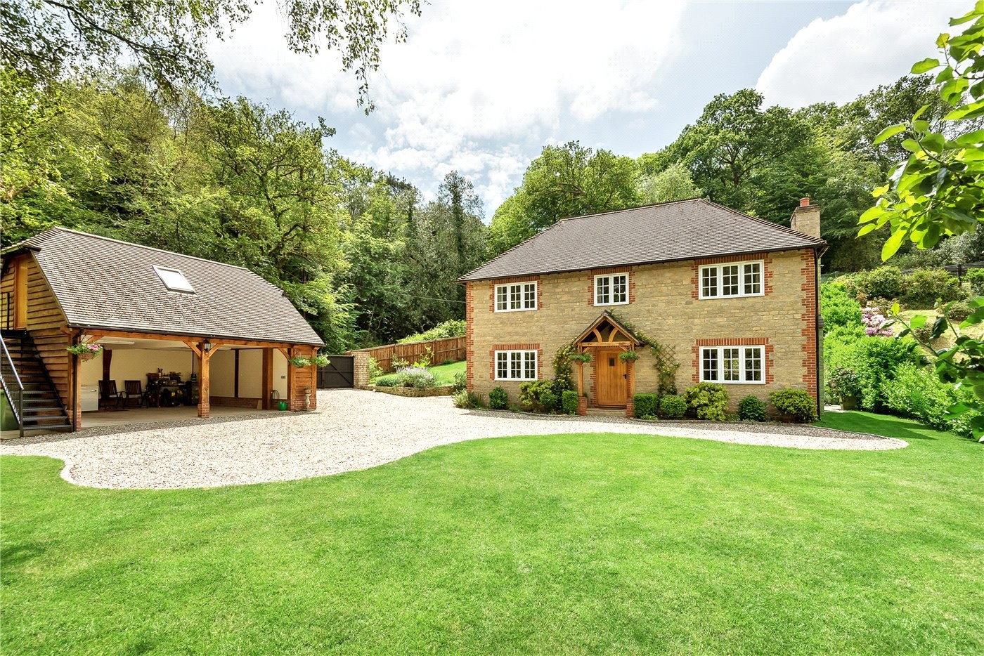 4 bedroom property for sale in Chatterton Lodge, Fullers Vale, Headley