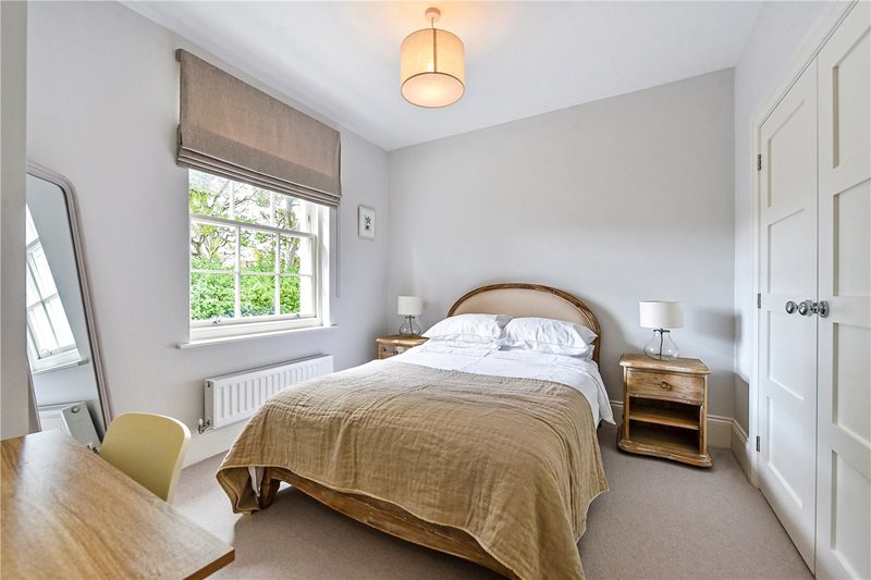 Appulby Gardens, Winchester, Hampshire, SO22