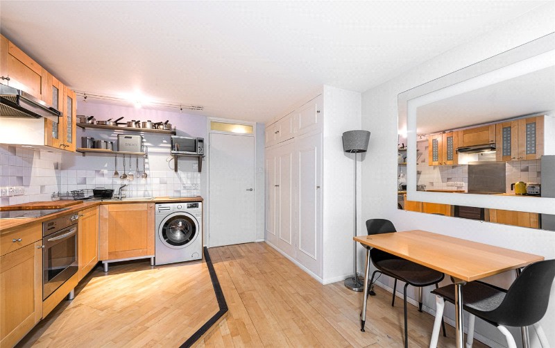 Moreton Street, London, SW1V