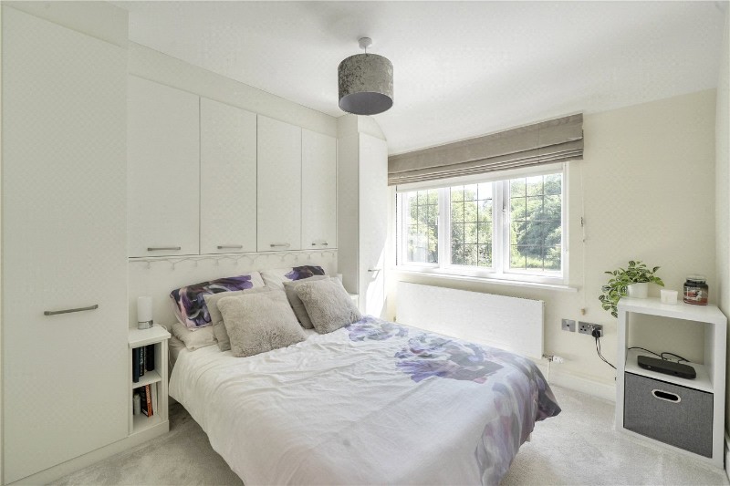Moor Park Way, Farnham, Surrey, GU9