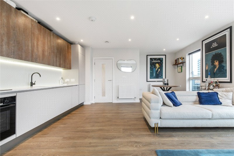 Chatfield Road, London, SW11