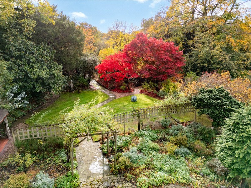 Westmead, London, SW15