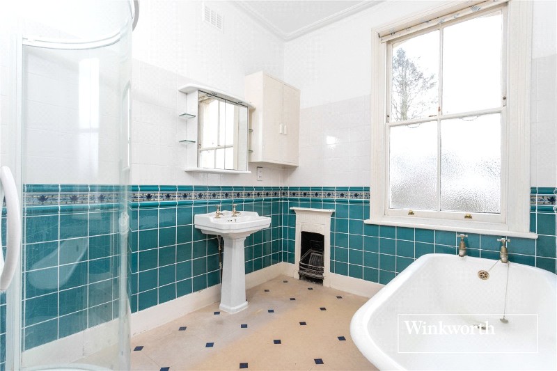 Etchingham Park Road, Finchley, London, N3