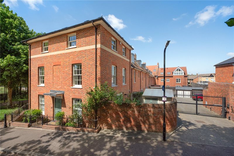 Old Ruttington Lane, Canterbury, Kent, CT1