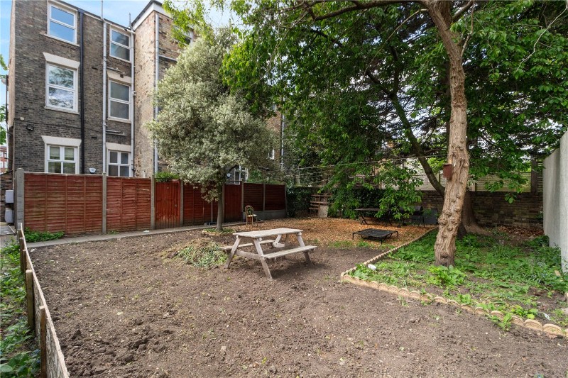 Kenninghall Road, London, E5