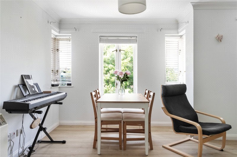 Myddleton Avenue, London, N4