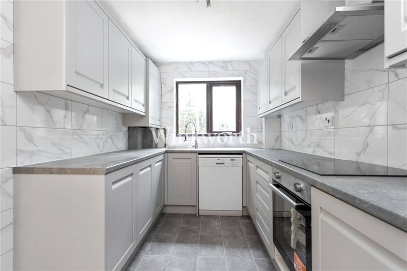 De Bohun Avenue, London, N14