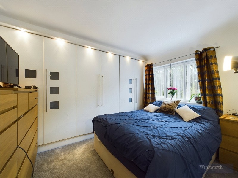 Parbury Rise, Chessington, KT9