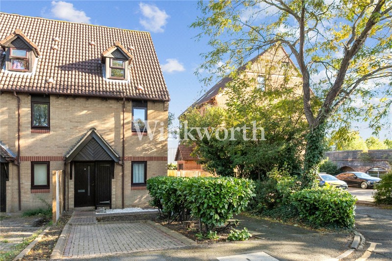 Pilgrims Close, London, N13
