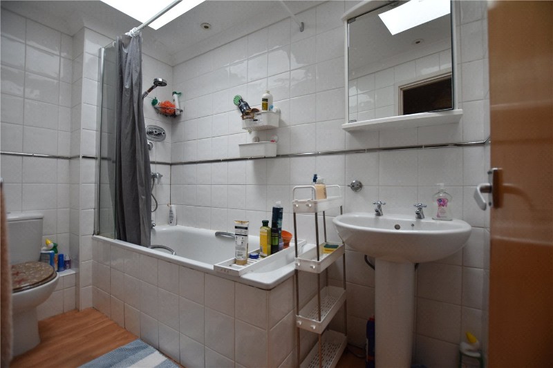 Waterside Close, London, SE16