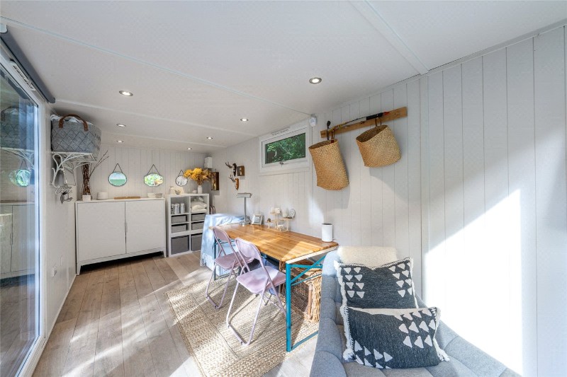 Randolph Avenue, London, W9