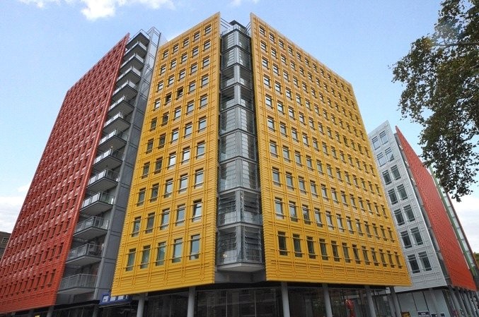 St Giles High Street, London, WC2H