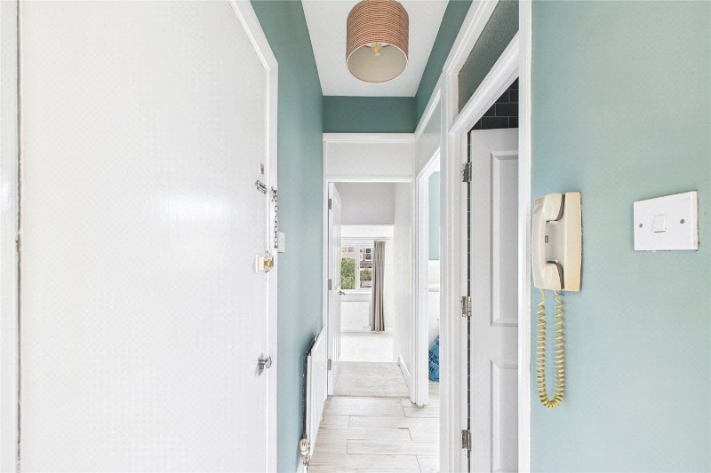 Holmdene Avenue, London, SE24