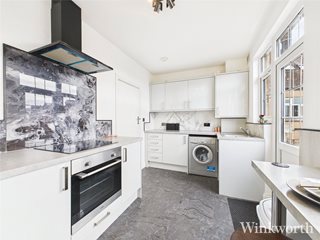 Northfield Avenue, London, W5
