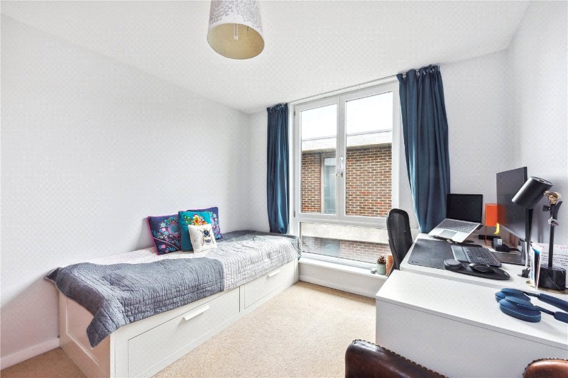 Seven Sisters Road, London, N4