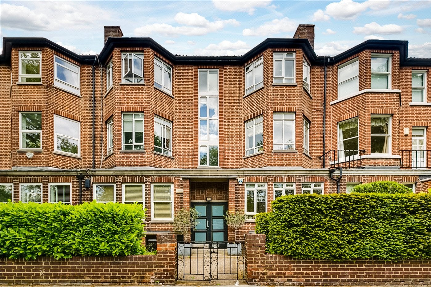 1 bedroom property for sale in Parsons Green, London, SW6 (Ref