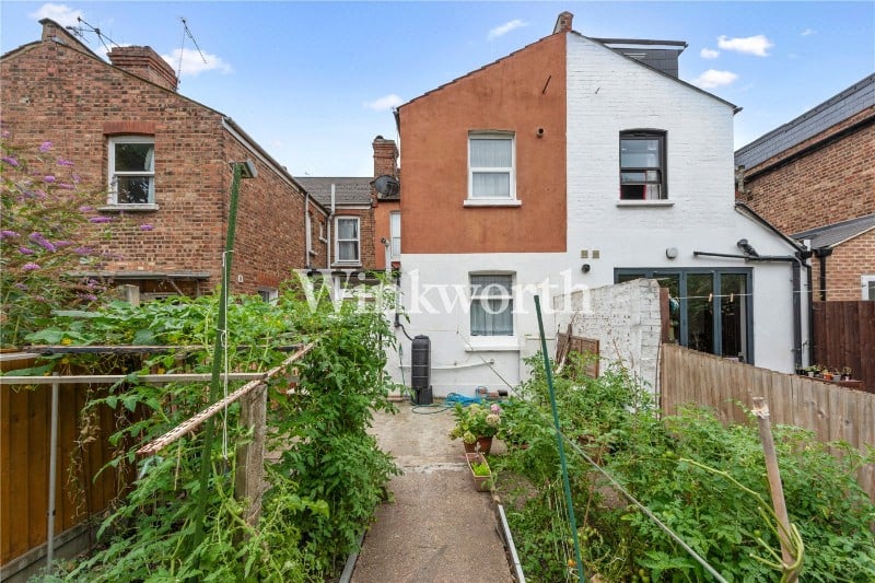 Chesterfield Gardens, London, N4