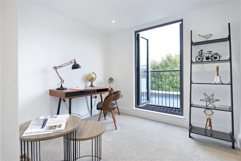 Henslowe Road, East Dulwich, London, SE22