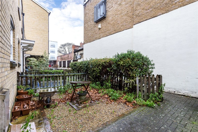 St. Matthew's Row, London, E2