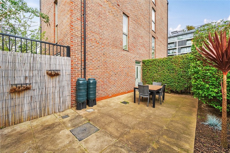 Essian Street, London, E1
