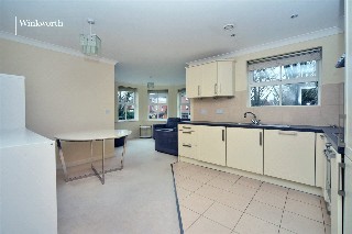 Overton Road, Sutton, SM2