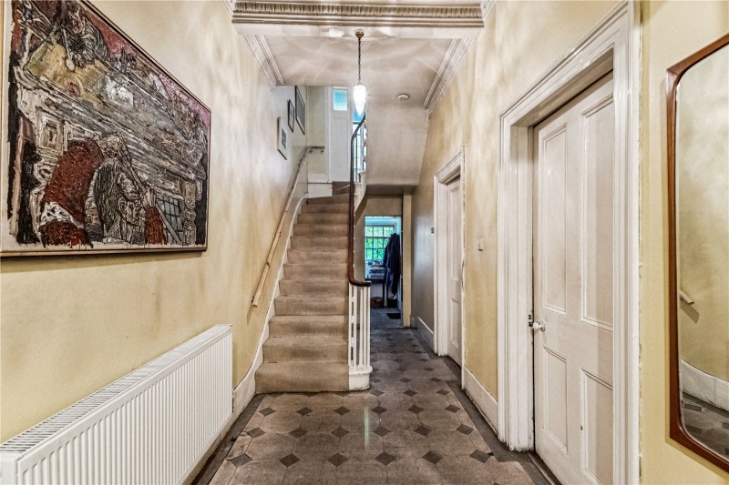 Holland Park Avenue, London, W11