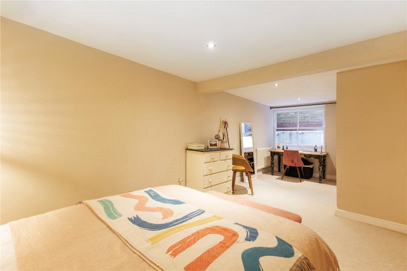 Brassey Square, London, SW11