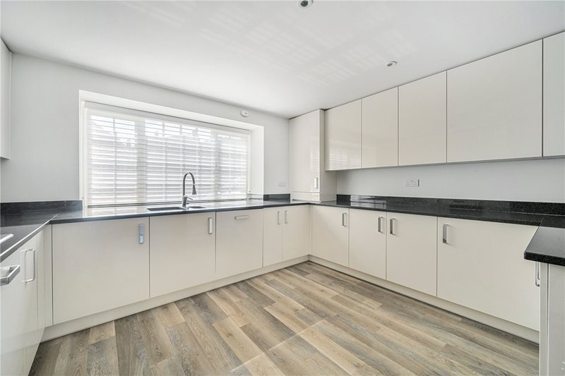 Burnham Square, Upper Froyle, Alton, Hampshire, GU34