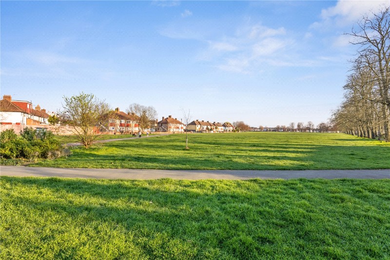 London Road, Mitcham, CR4