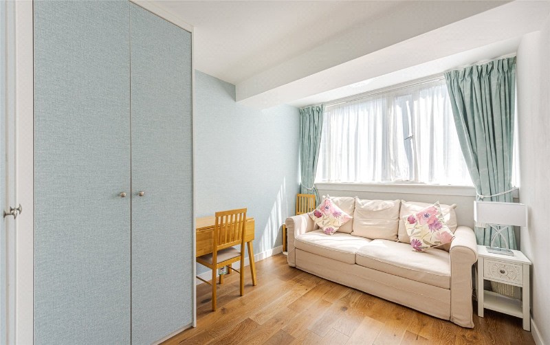 Churchill Gardens, London, SW1V