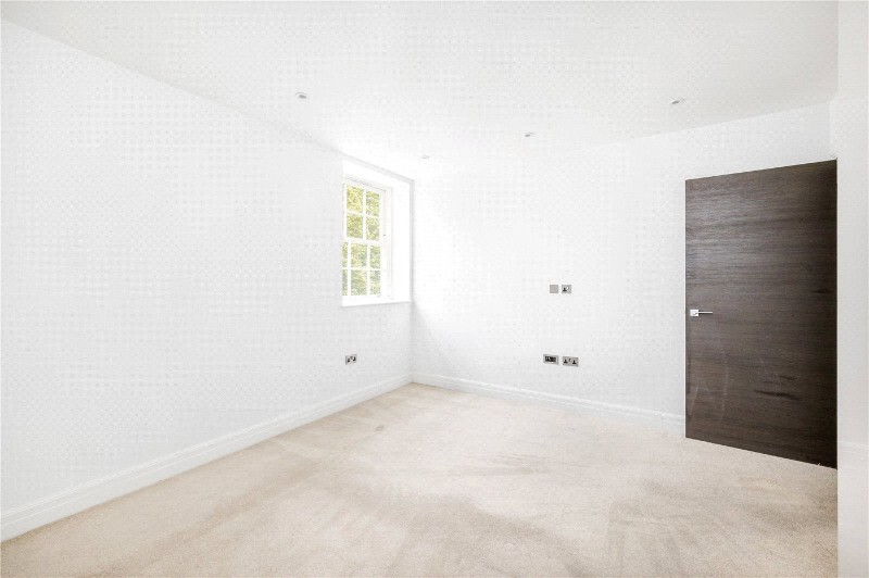 Kew Bridge Road, Brentford, TW8