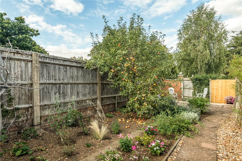 Shortheath Road, Farnham, Surrey, GU9