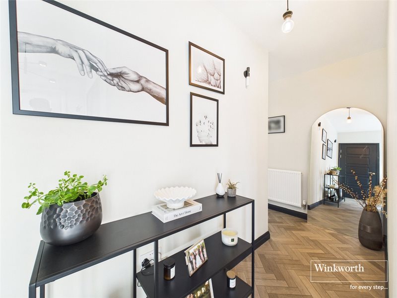 13 Trobridge Parade, Grahame Park Way, Colindale, London, NW9